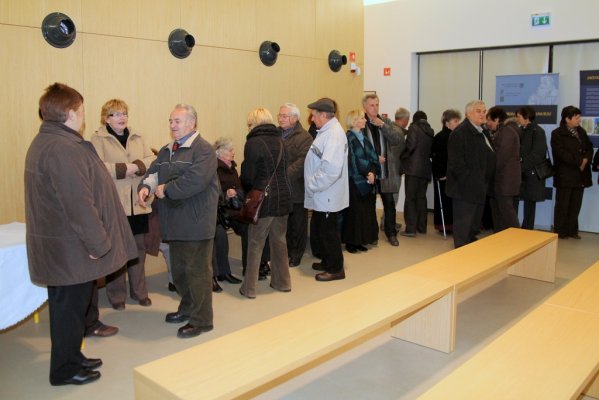 FOTO: Domačinka Majda Kuhar razstavlja v Puconcih